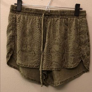 Bella Dahl snake print shorts